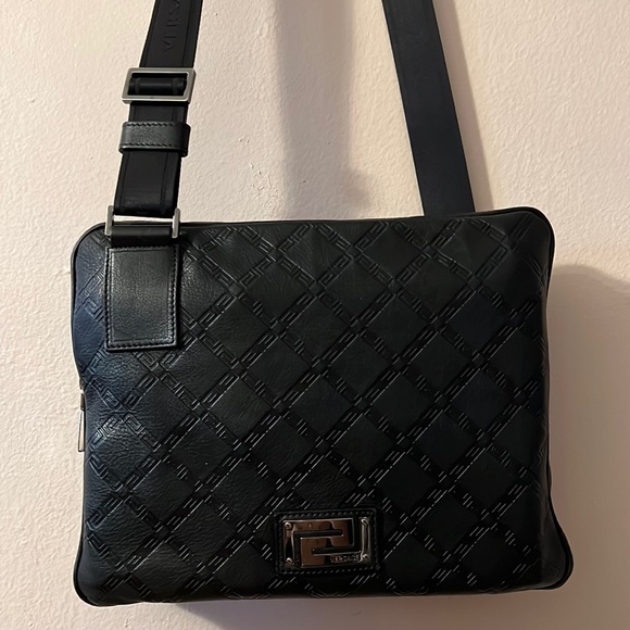 Versace unisex embossed logo monogram leather messenger briefcase crossbody bag - Picture 2 of 10